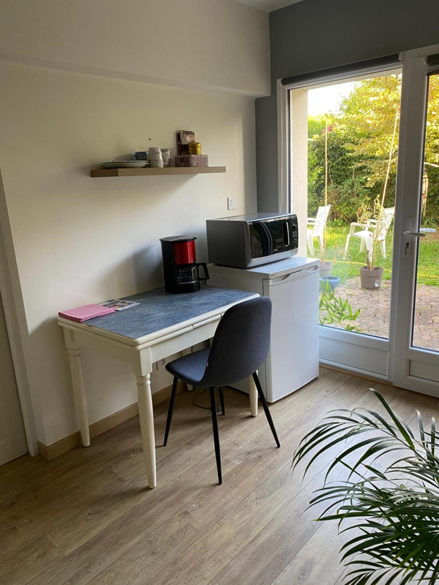 Chambre En Duplex, Entree Autonome, Sdb Privative Taverny Exterior photo